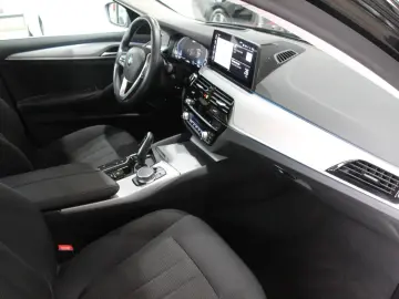 BMW 530 e  HUD LASER CAM TOT SPUR VIRTUAL