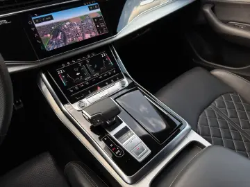 AUDI Q8 50 TDI quattro HUD 360 Memory LED AHK Leder