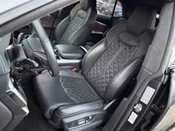 AUDI Q8 50 TDI quattro S line AHK MATRIX PANO 23 LM