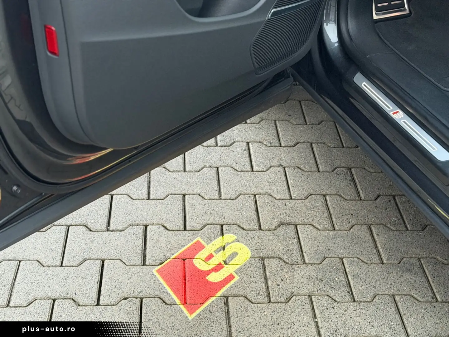 AUDI Q8 50 TDI quattro S line AHK MATRIX PANO 23 LM