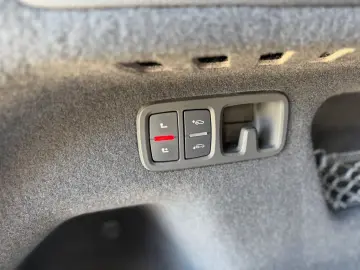 AUDI Q8 50 TDI quattro S line AHK MATRIX PANO 23 LM