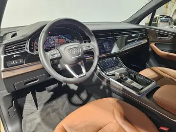 AUDI Q7 50 TDI Exclusive Edition Matrix B&O 7Sitz 21'