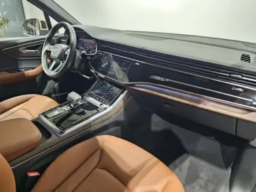 AUDI Q7 50 TDI Exclusive Edition Matrix B&O 7Sitz 21'