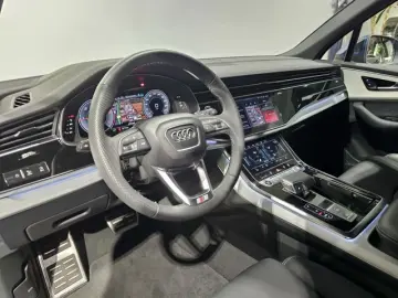 AUDI Q7 50 TDI 2x S Line Black Pano 7Sitz HuD AHK VOL