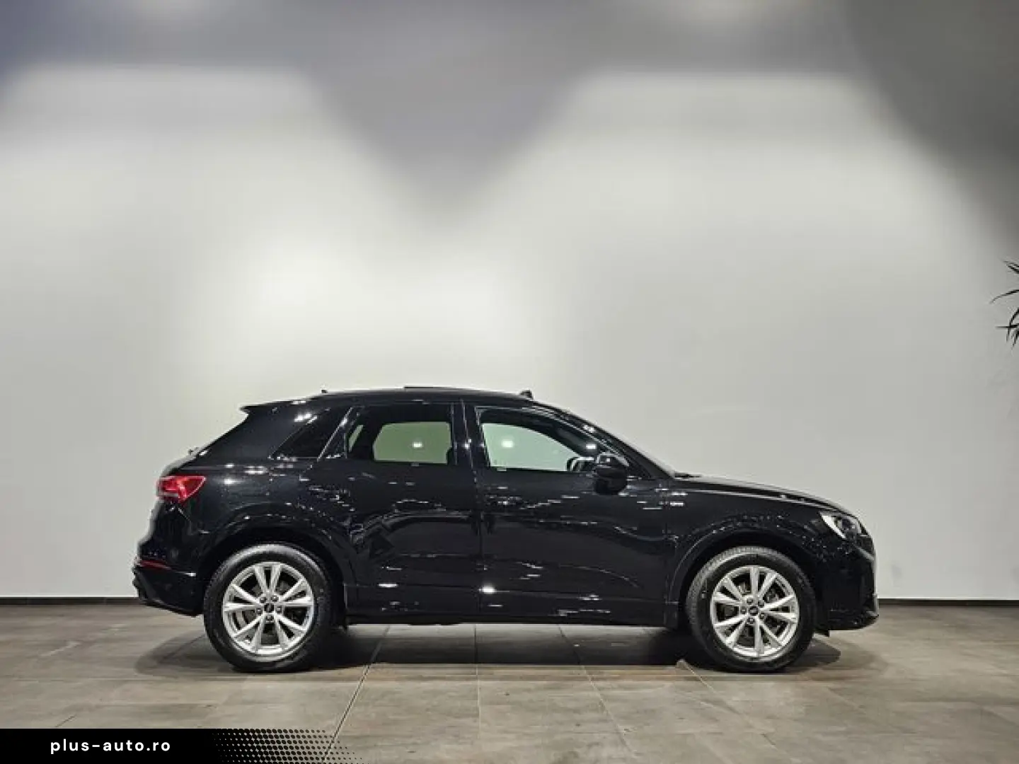 AUDI Q3 35 TFSI S Line Black Pano Led Ahk Kamera 18&&hellip;