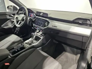 AUDI Q3 35 TFSI S Line Black Pano Led Ahk Kamera 18&&hellip;