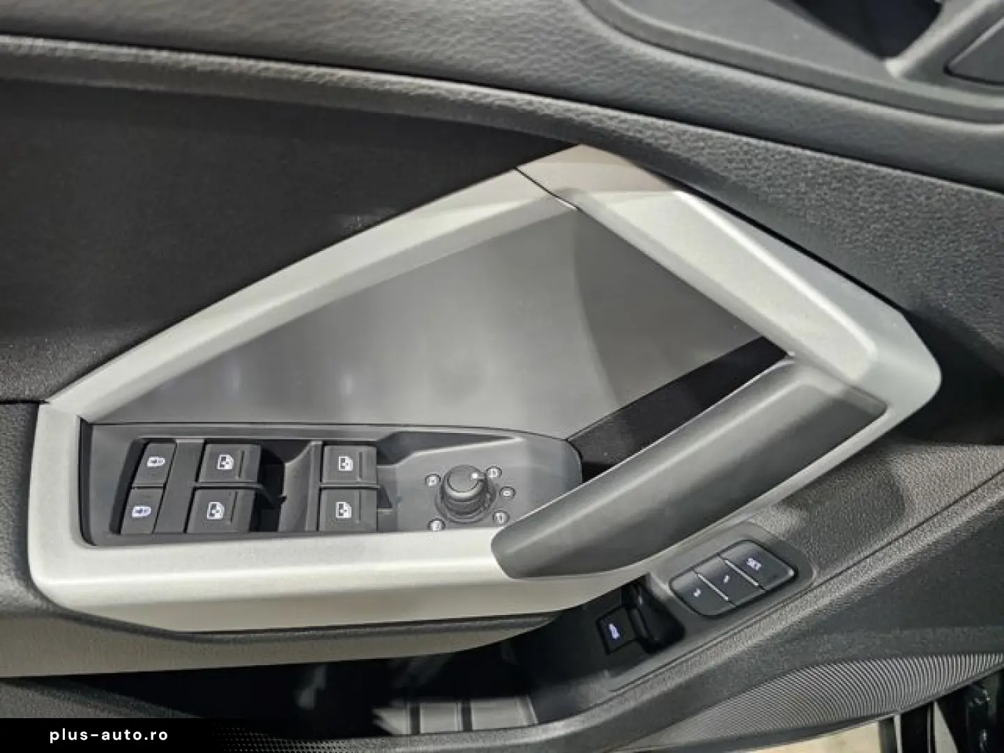 AUDI Q3 35 TFSI S Line Black Pano Led Ahk Kamera 18&&hellip;