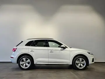 AUDI Q5 TDI S Line Matrix Leder Navi AHK 19 Zoll PDC