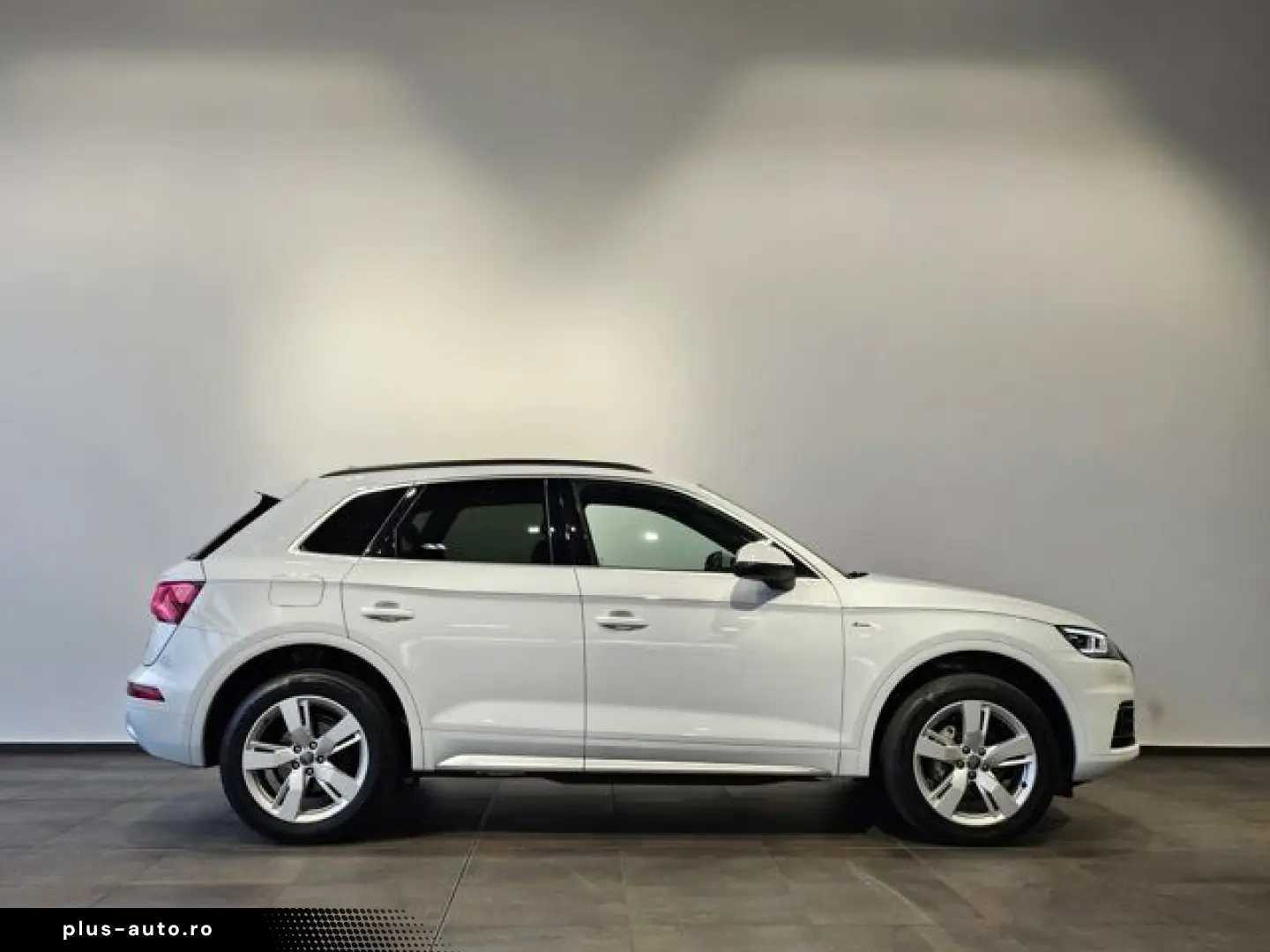 AUDI Q5 TDI S Line Matrix Leder Navi AHK 19 Zoll PDC