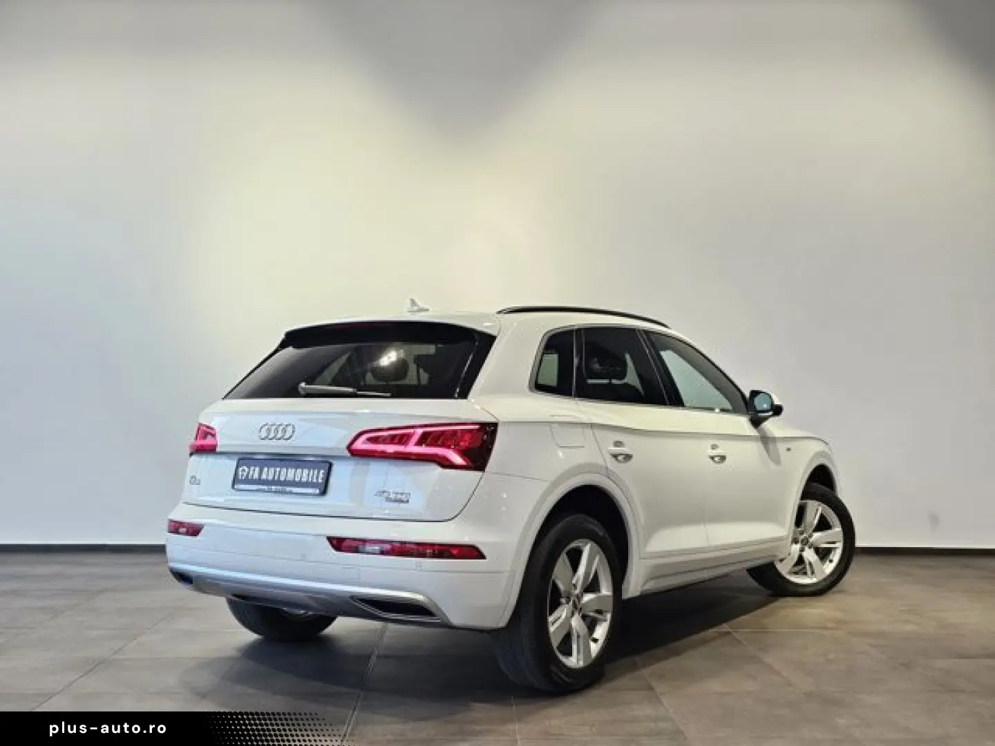AUDI Q5 TDI S Line Matrix Leder Navi AHK 19 Zoll PDC