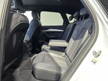 AUDI Q5 TDI S Line Matrix Leder Navi AHK 19 Zoll PDC