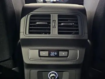 AUDI Q5 TDI S Line Matrix Leder Navi AHK 19 Zoll PDC