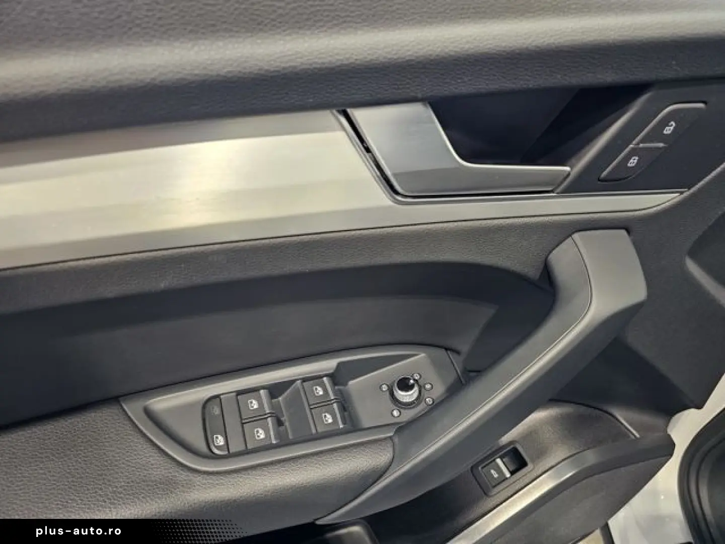 AUDI Q5 TDI S Line Matrix Leder Navi AHK 19 Zoll PDC