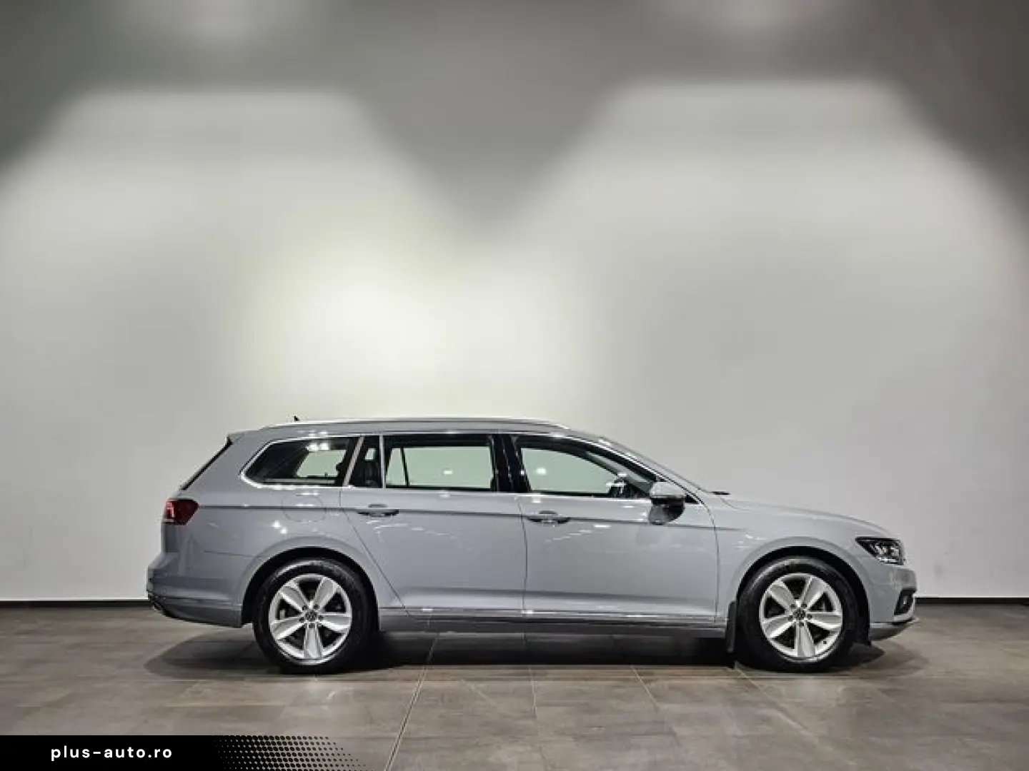 VW Passat 4Motion Sport Led Navi Leder AHK Kamera