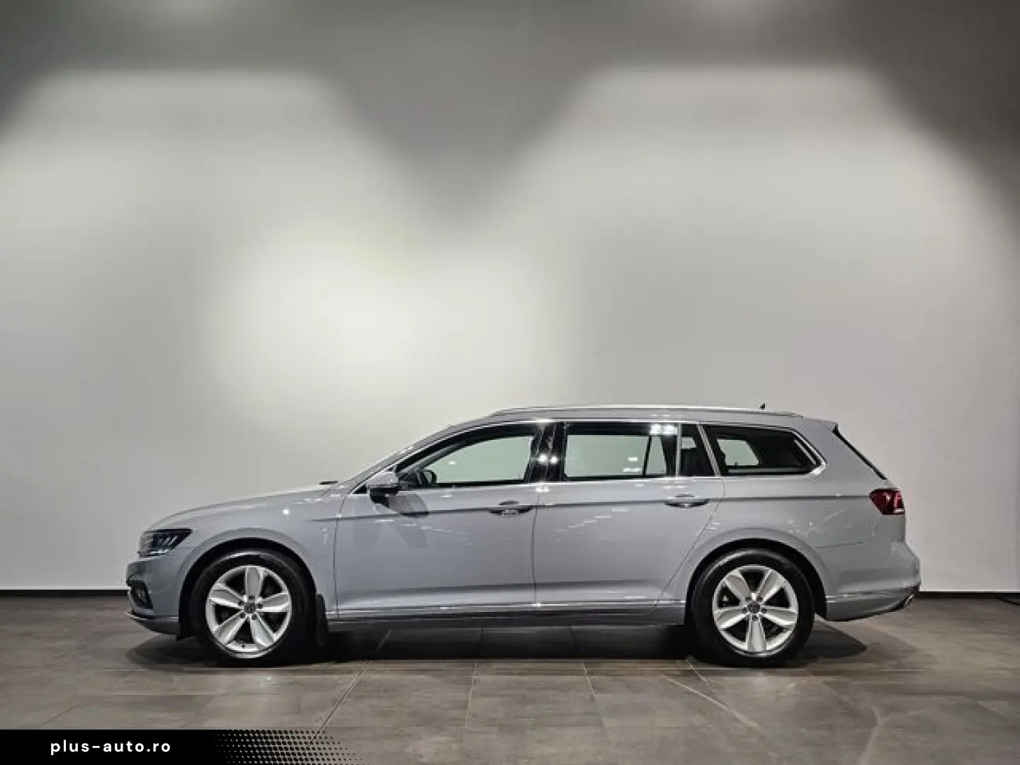 VW Passat 4Motion Sport Led Navi Leder AHK Kamera