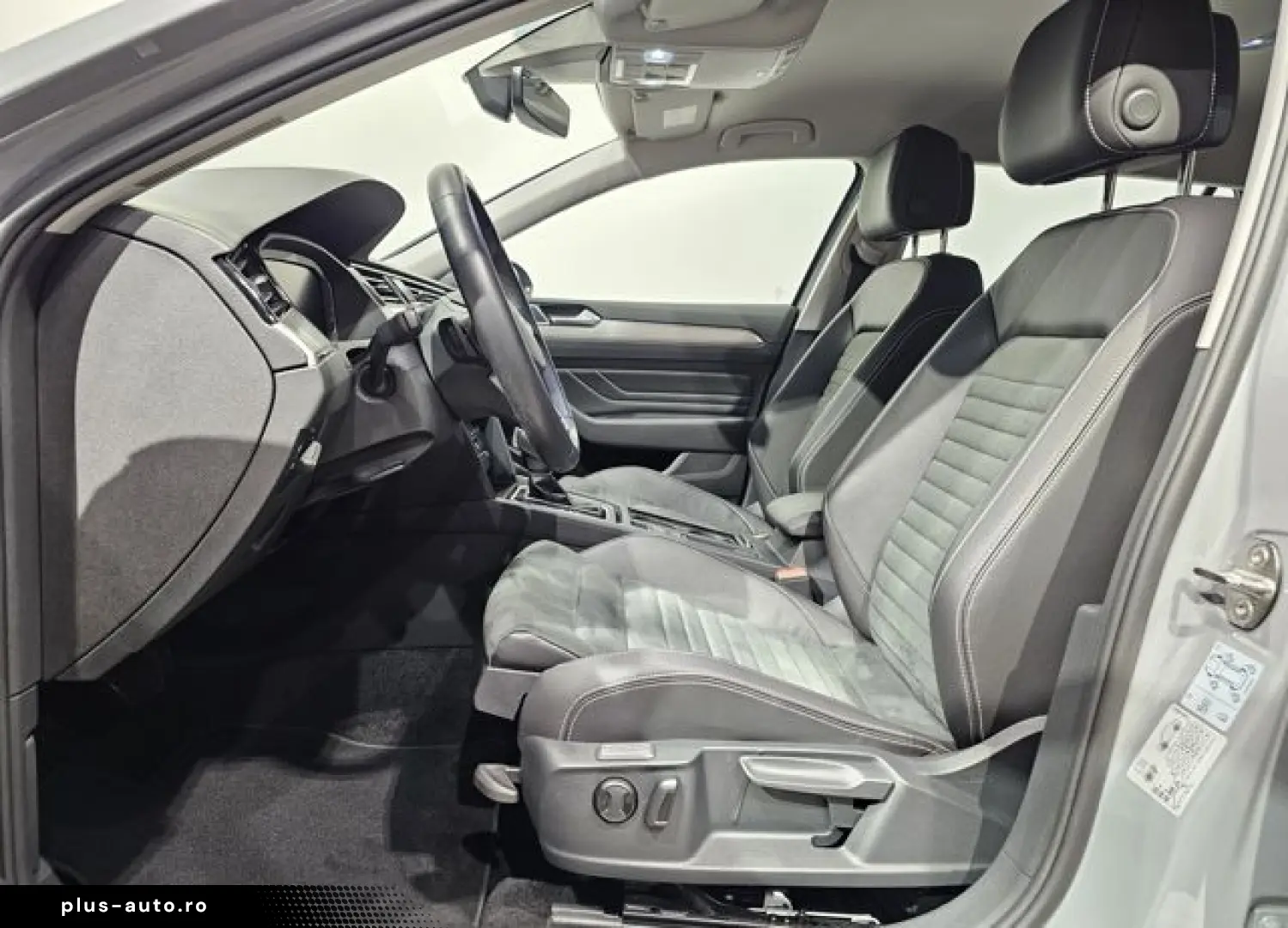 VW Passat 4Motion Sport Led Navi Leder AHK Kamera