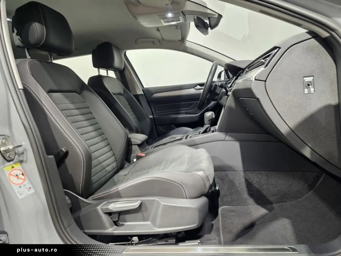 VW Passat 4Motion Sport Led Navi Leder AHK Kamera