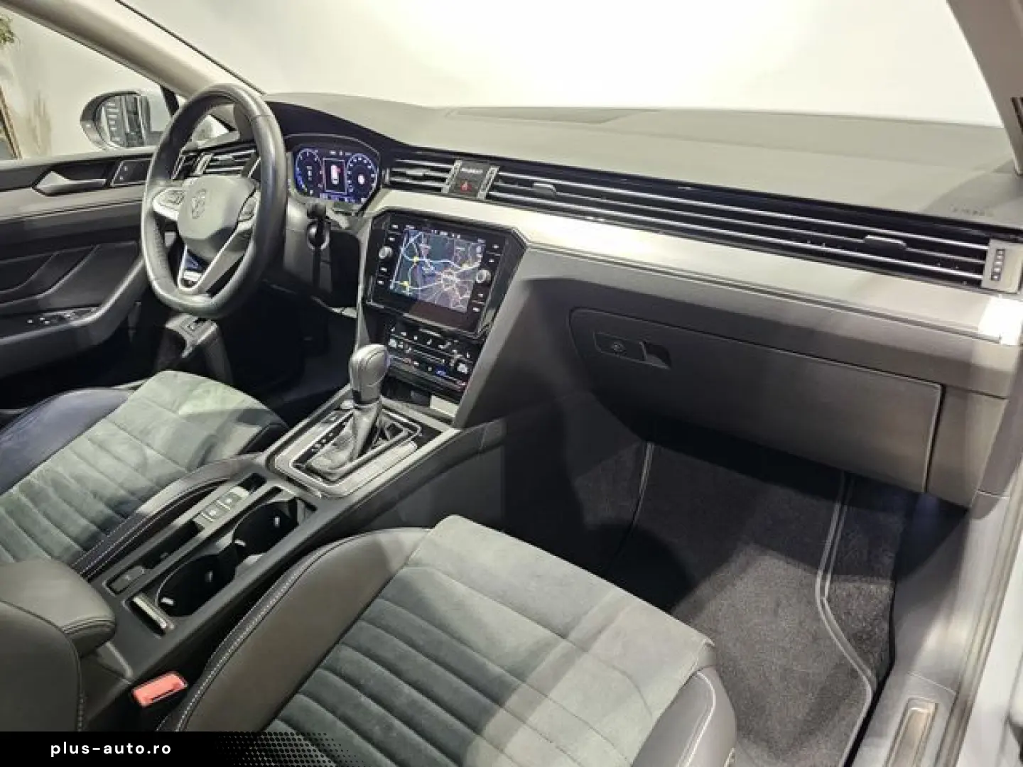 VW Passat 4Motion Sport Led Navi Leder AHK Kamera