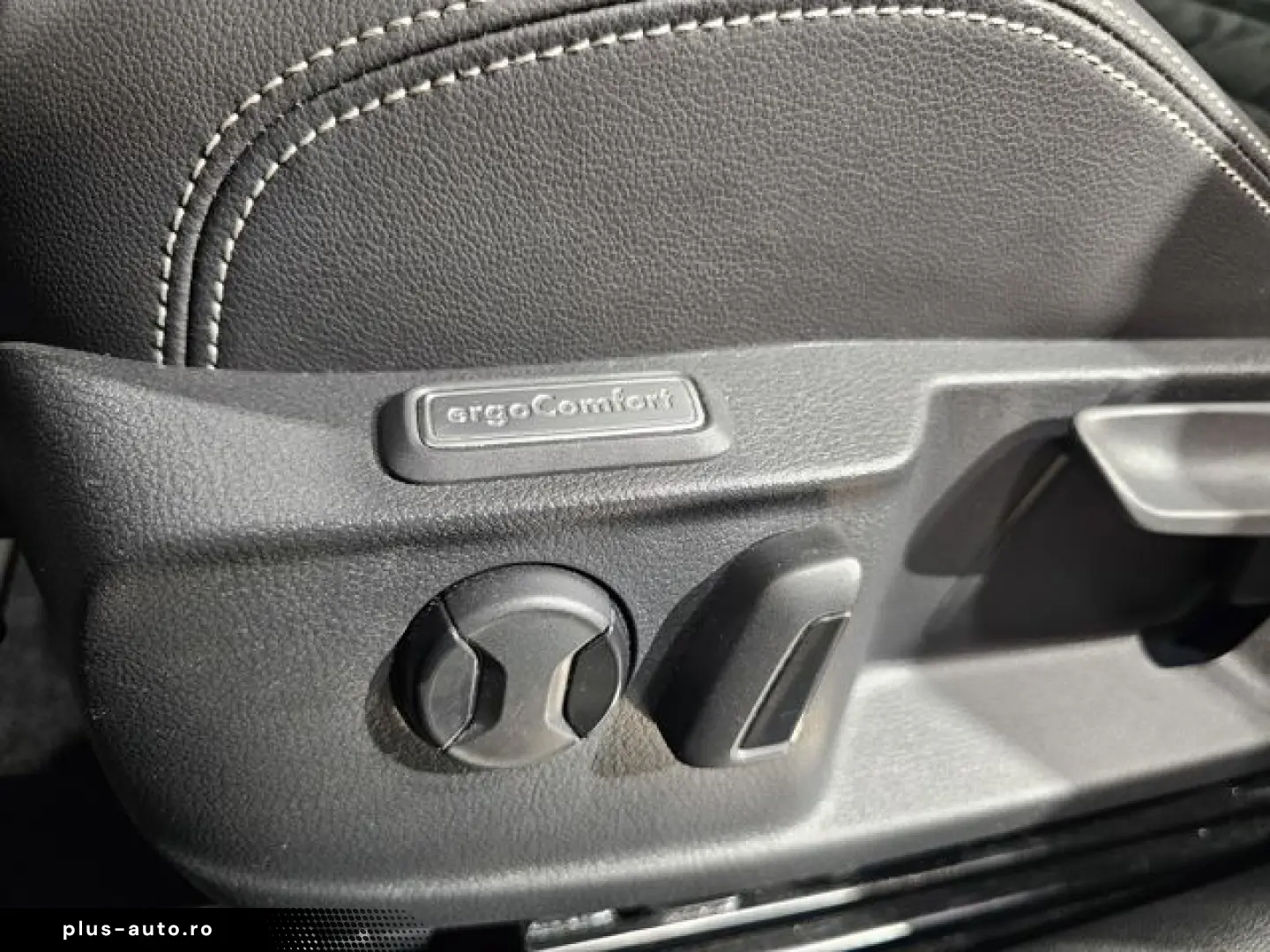 VW Passat 4Motion Sport Led Navi Leder AHK Kamera