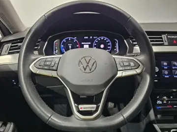 VW Passat 4Motion Sport Led Navi Leder AHK Kamera