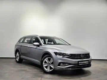 VW Passat 4Motion Sport Led Navi Leder AHK Kamera