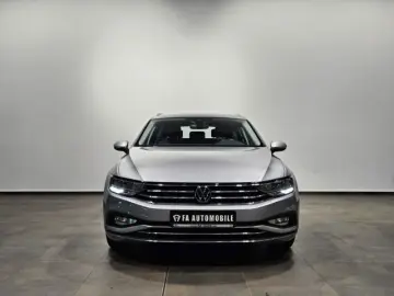 VW Passat 4Motion Sport Led Navi Leder AHK Kamera