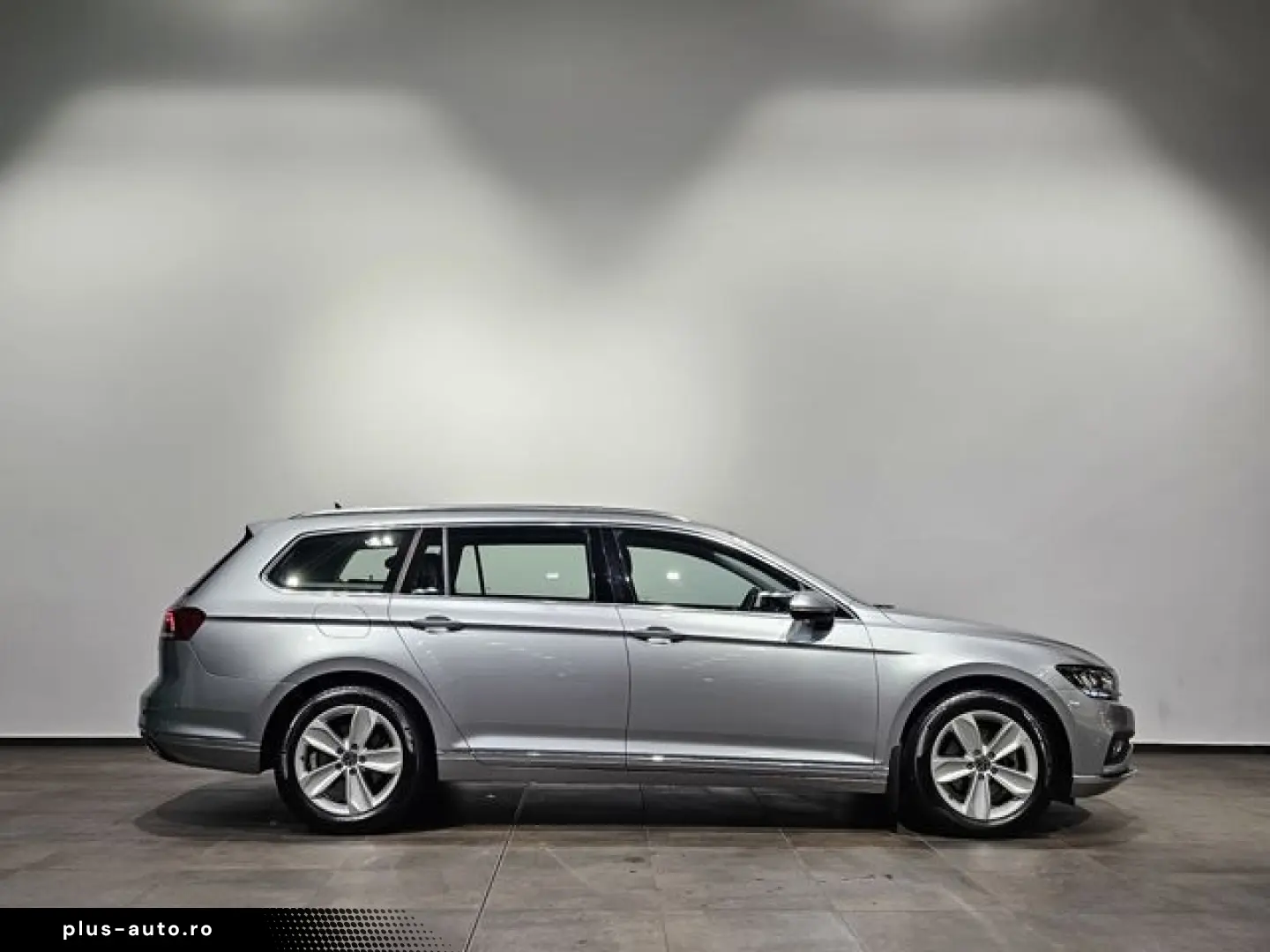 VW Passat 4Motion Sport Led Navi Leder AHK Kamera