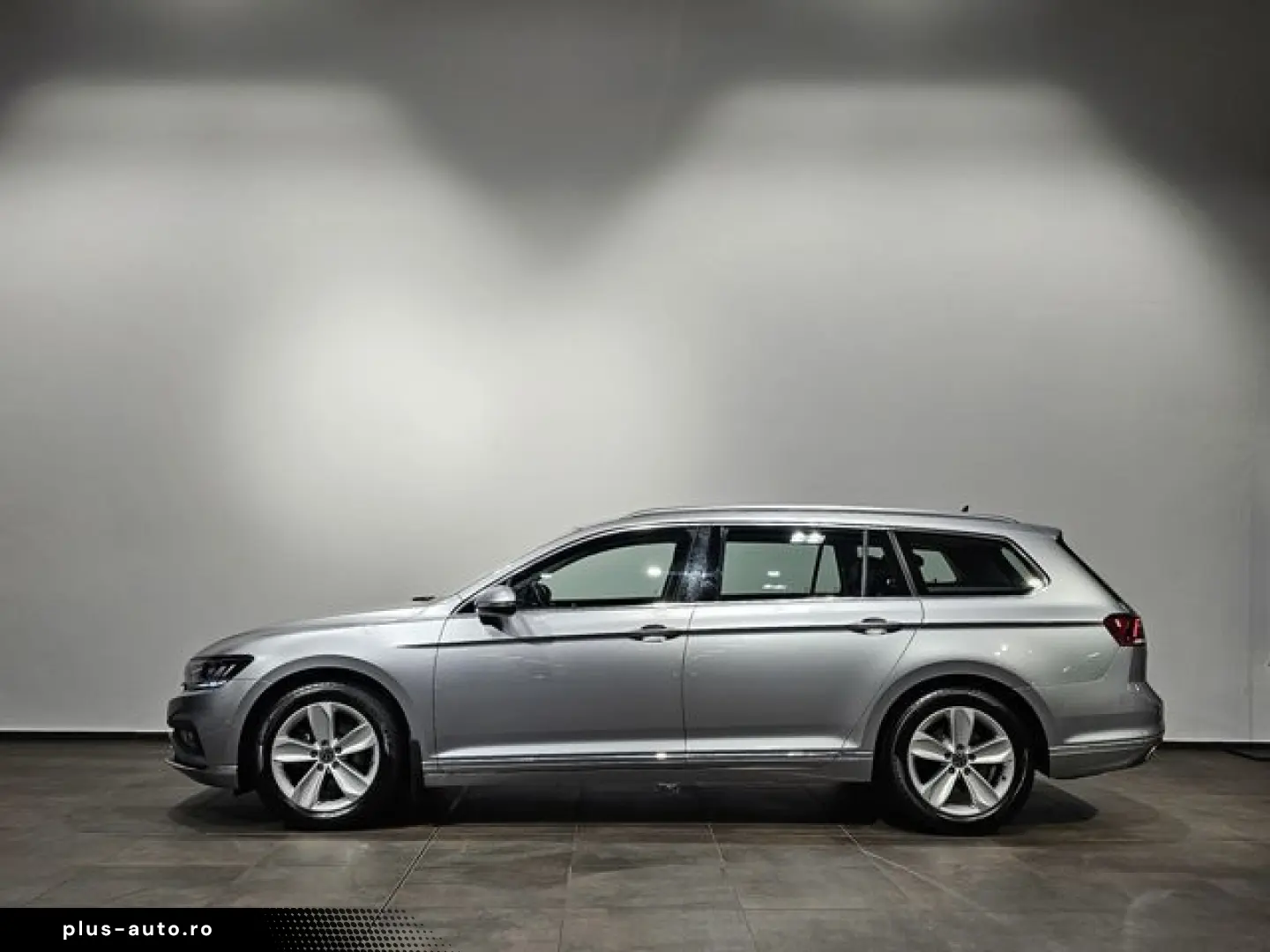 VW Passat 4Motion Sport Led Navi Leder AHK Kamera