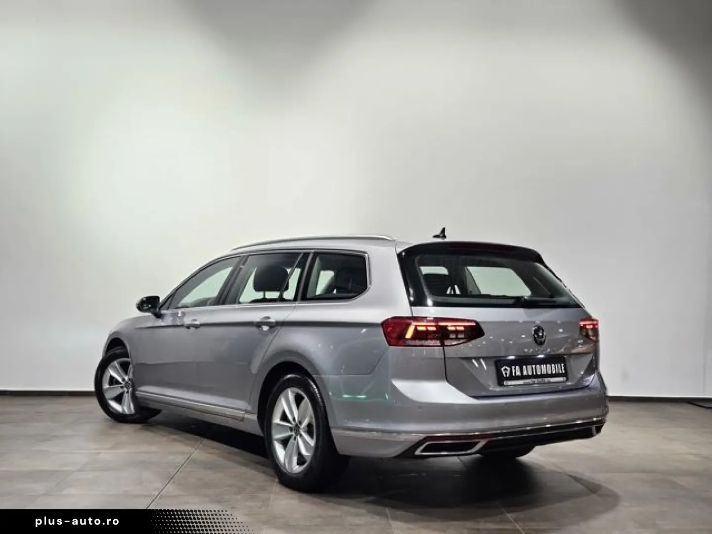 VW Passat 4Motion Sport Led Navi Leder AHK Kamera