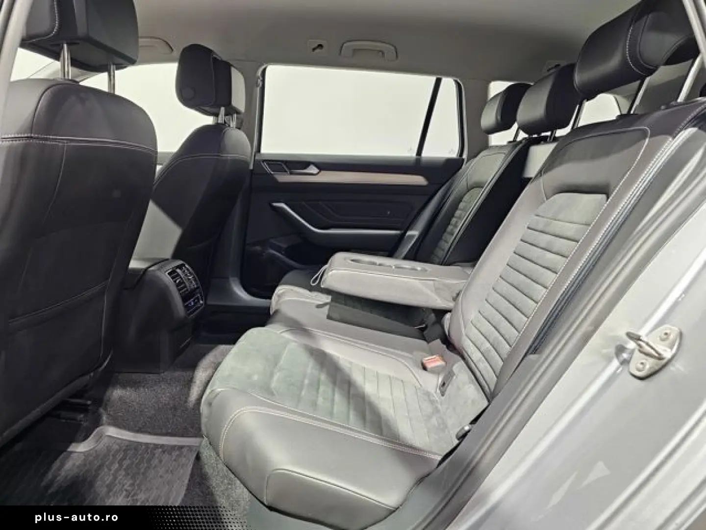 VW Passat 4Motion Sport Led Navi Leder AHK Kamera