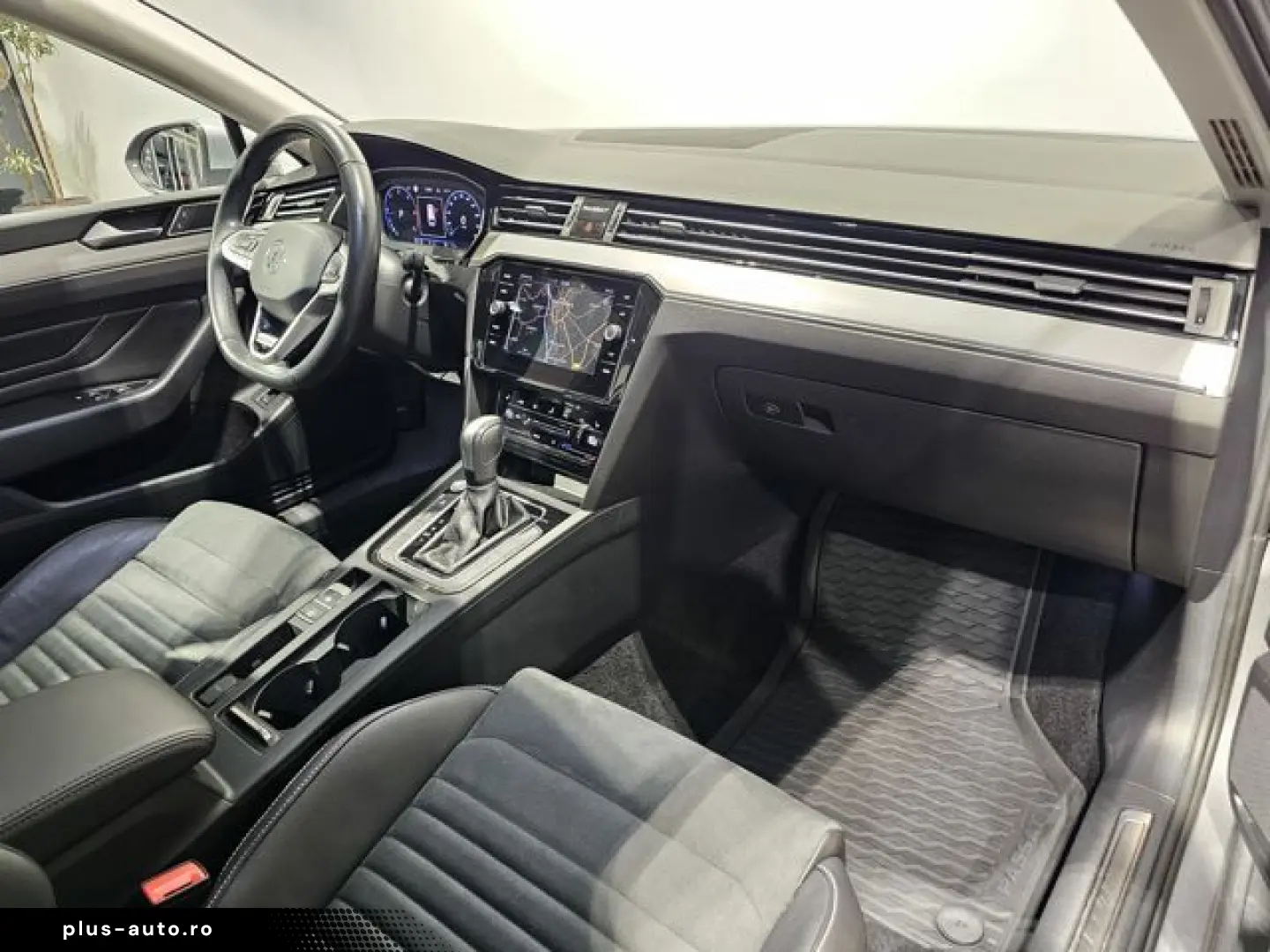 VW Passat 4Motion Sport Led Navi Leder AHK Kamera