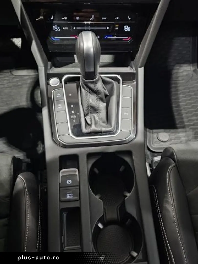 VW Passat 4Motion Sport Led Navi Leder AHK Kamera