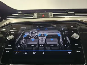 VW Passat 4Motion Sport Led Navi Leder AHK Kamera