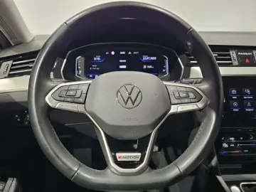 VW Passat 4Motion Sport Led Navi Leder AHK Kamera