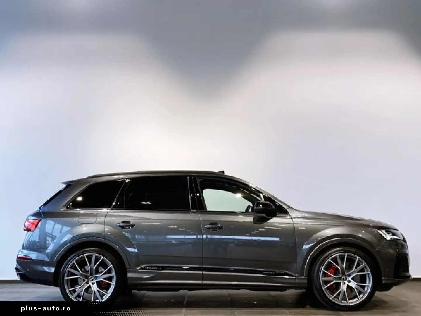 AUDI Q7 60 TFSI e S Line Black Pano S-Sitz Matrix 22'