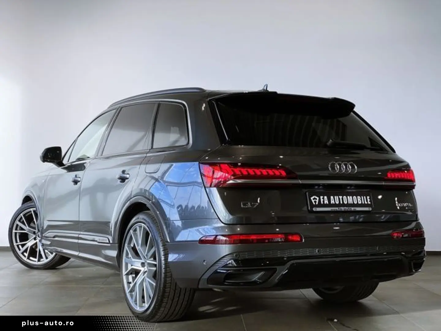 AUDI Q7 60 TFSI e S Line Black Pano S-Sitz Matrix 22'