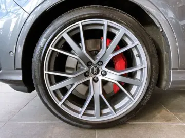 AUDI Q7 60 TFSI e S Line Black Pano S-Sitz Matrix 22'