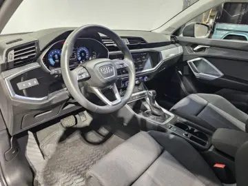 AUDI Q3 35 TFSI Sport Virtual LED Plus Standheiz. AHK