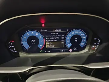 AUDI Q3 35 TFSI Sport Virtual LED Plus Standheiz. AHK