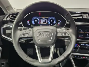 AUDI Q3 35 TFSI Sport Virtual LED Plus Standheiz. AHK