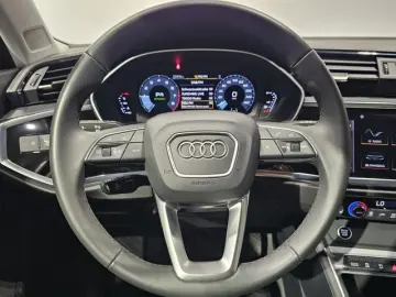 AUDI Q3 35 TFSI Sport Virtual LED Plus Standheiz. AHK