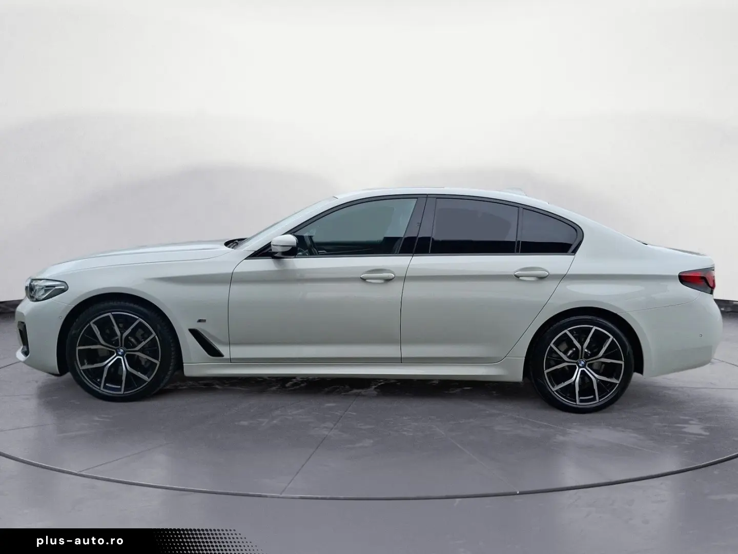 BMW 530i xDrive M Sport Navi ACC RFK Glasdach HiFi