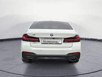 BMW 530i xDrive M Sport Navi ACC RFK Glasdach HiFi