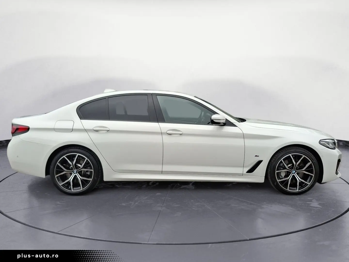 BMW 530i xDrive M Sport Navi ACC RFK Glasdach HiFi