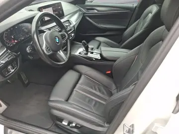 BMW 530i xDrive M Sport Navi ACC RFK Glasdach HiFi
