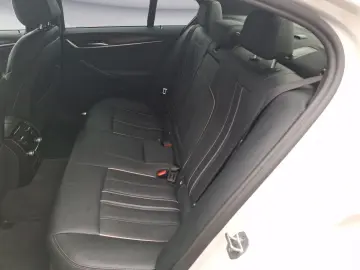 BMW 530i xDrive M Sport Navi ACC RFK Glasdach HiFi