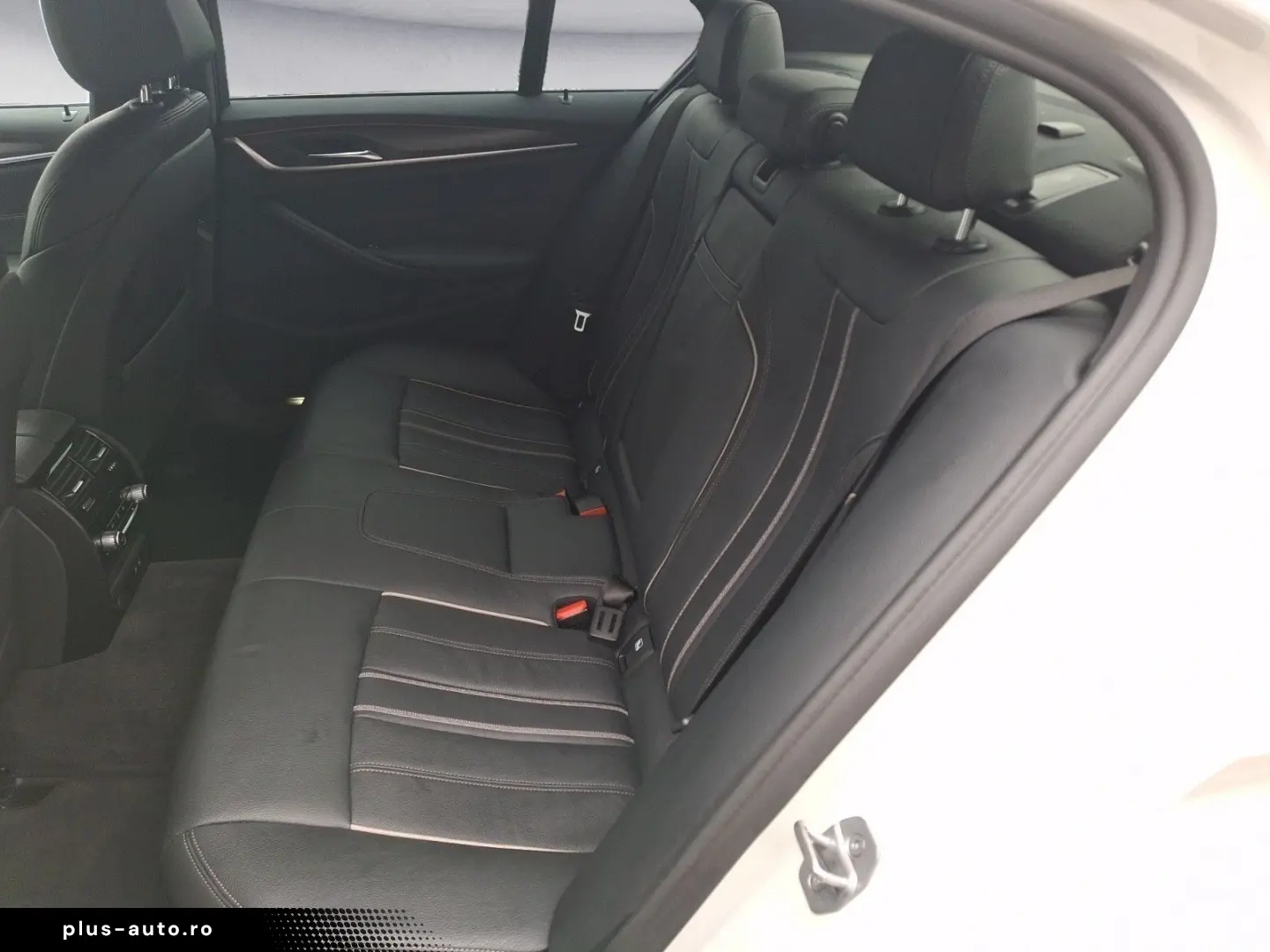 BMW 530i xDrive M Sport Navi ACC RFK Glasdach HiFi