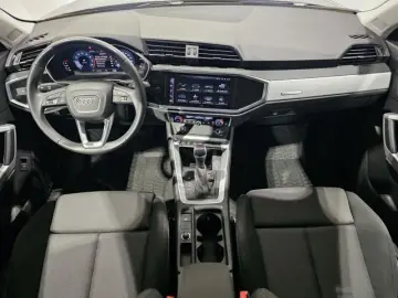 AUDI Q3 35 TFSI Sport Virtual LED Plus Standheiz. AHK