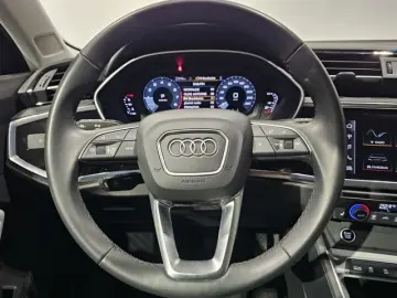 AUDI Q3 35 TFSI Sport Virtual LED Plus Standheiz. AHK