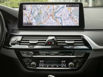 BMW 530i M Sportpaket 19  HeadUp Laser RfKam Glsdach